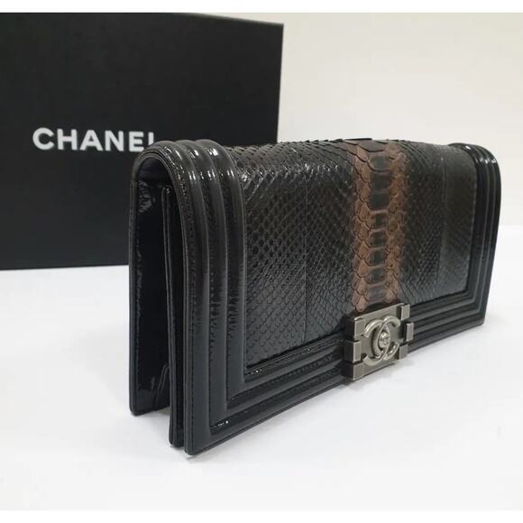 Chanel Python Patent Boy Clutch Bag - Picture 2 of 8